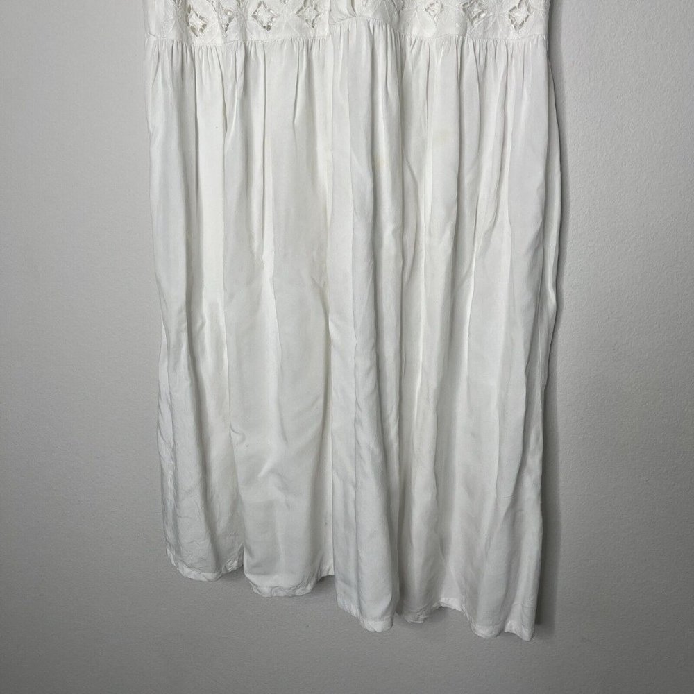 Halsey Collection Dress Womans White Laser Cut Lace No Sleeve V-Neck Buttons - Picture 5 of 12